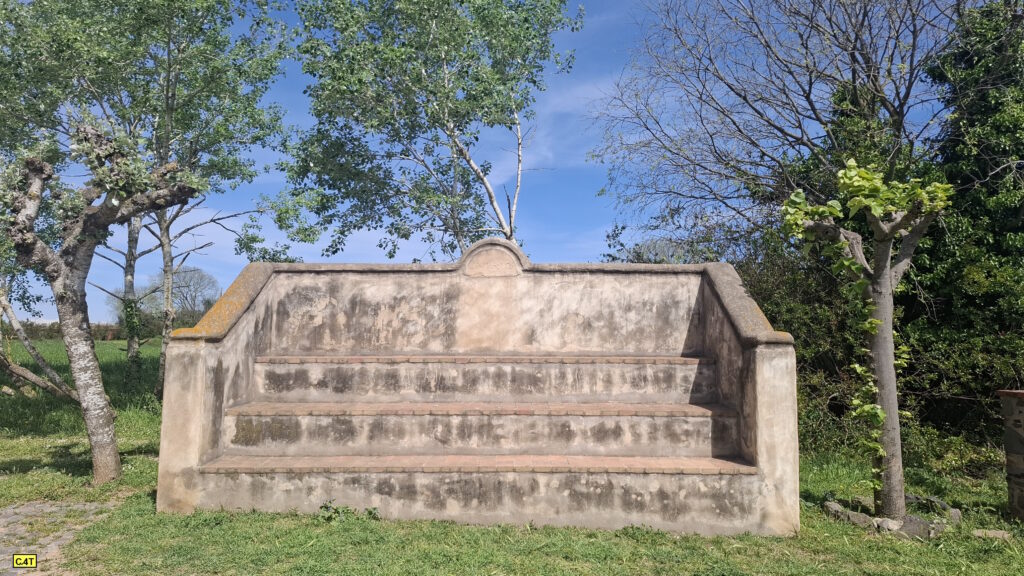 Cassà de Pelràs - Tarima de pedra