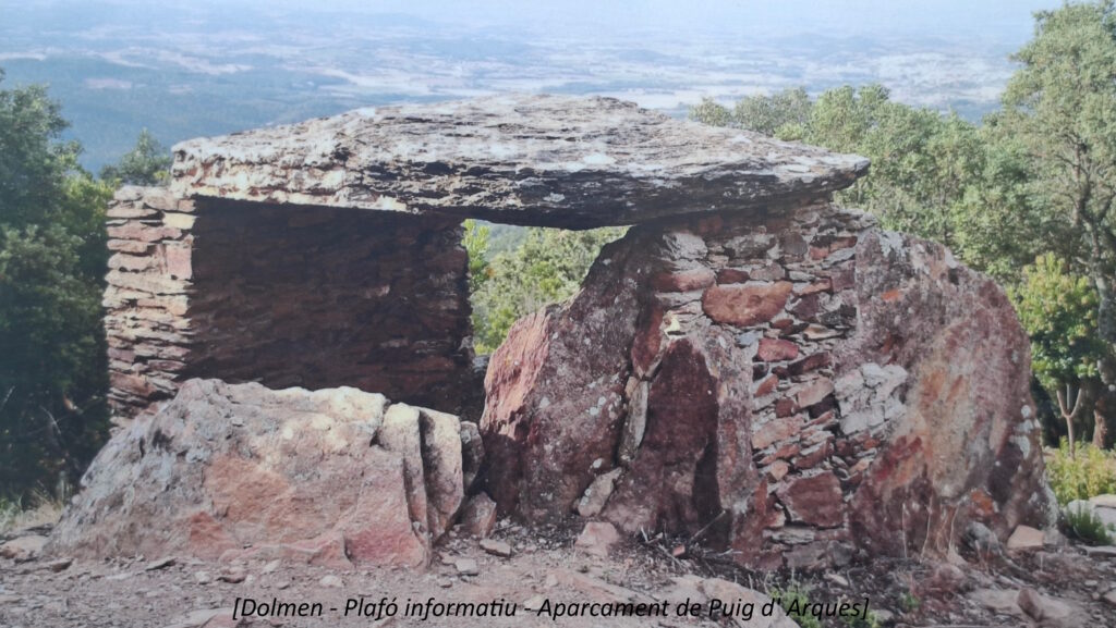 Puig d' Arques - Dolmen